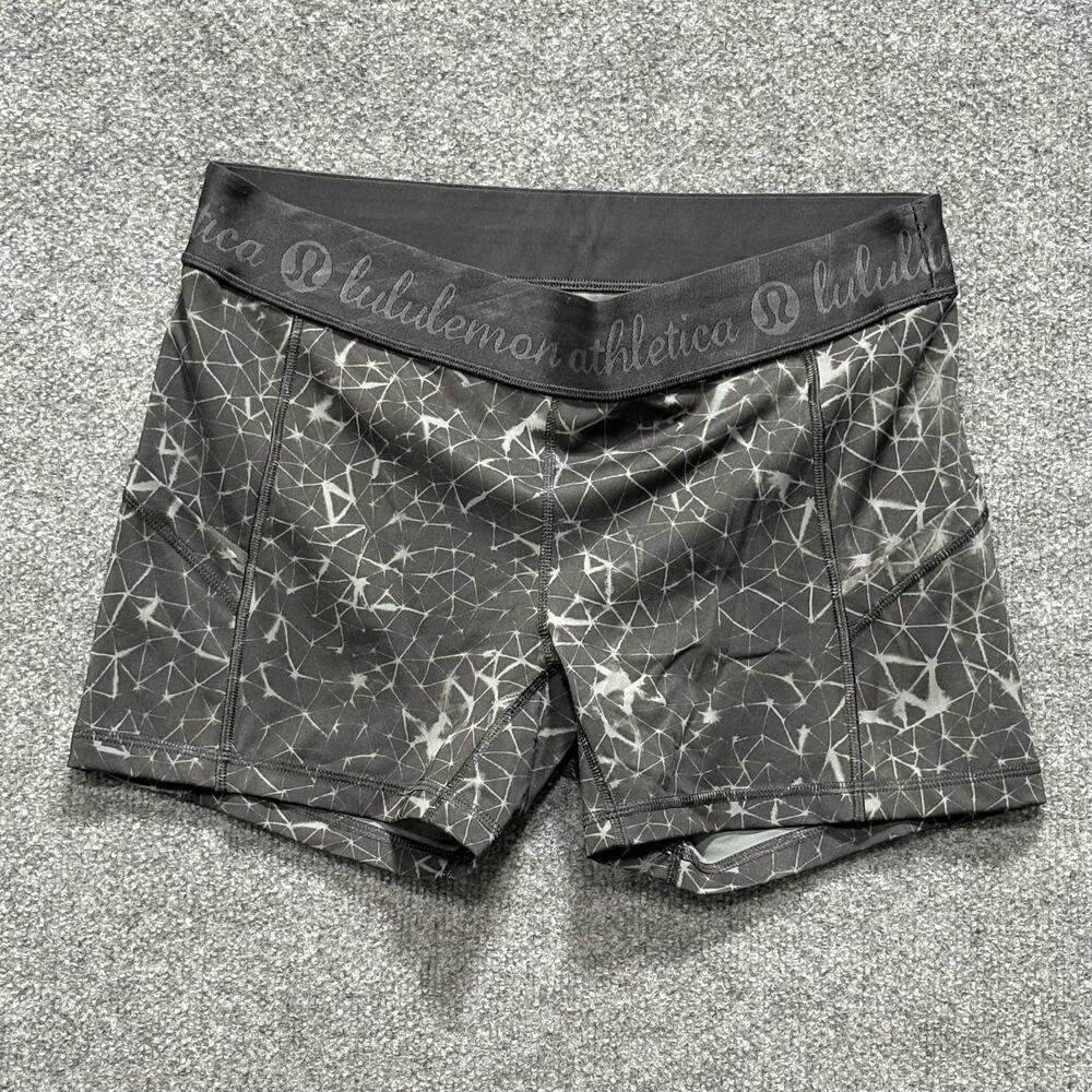 Lululemon What The Sport Shorts Womens 10 Black Gray Geometric Print Stretch